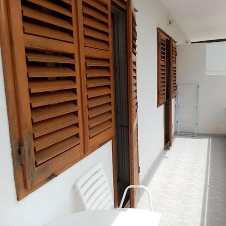 Apartments Iva Baska Voda Luaran gambar