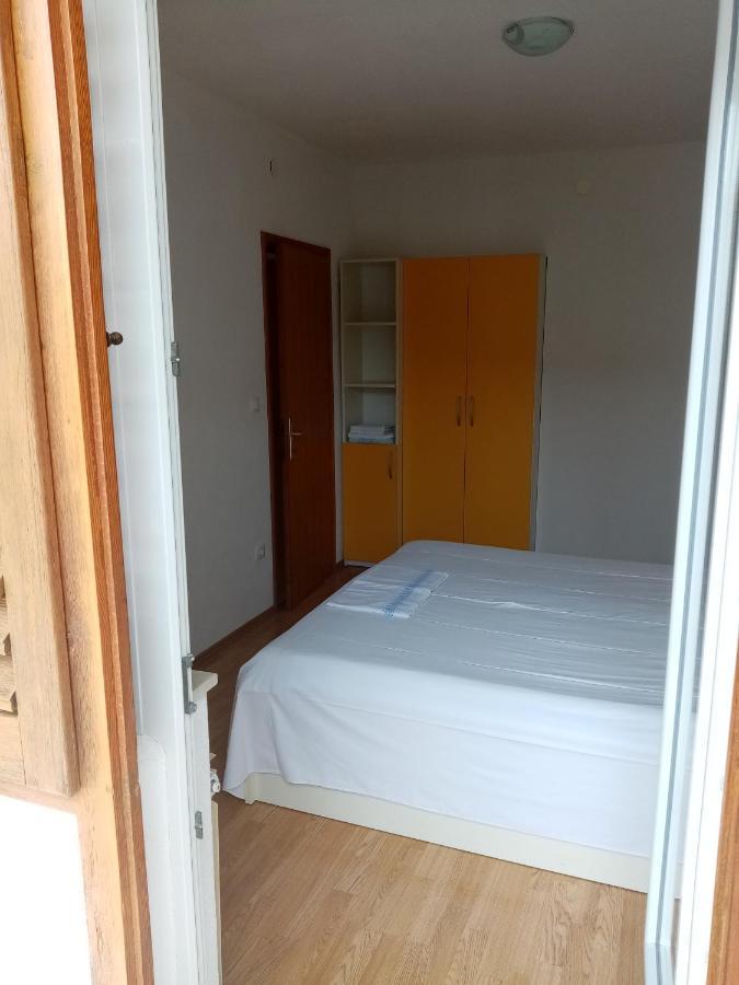 Apartments Iva Baska Voda Luaran gambar