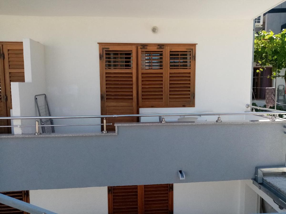 Apartments Iva Baska Voda Luaran gambar
