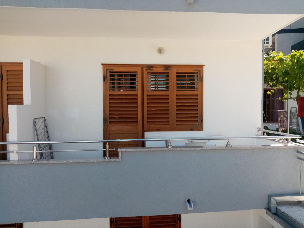 Apartments Iva Baska Voda Luaran gambar