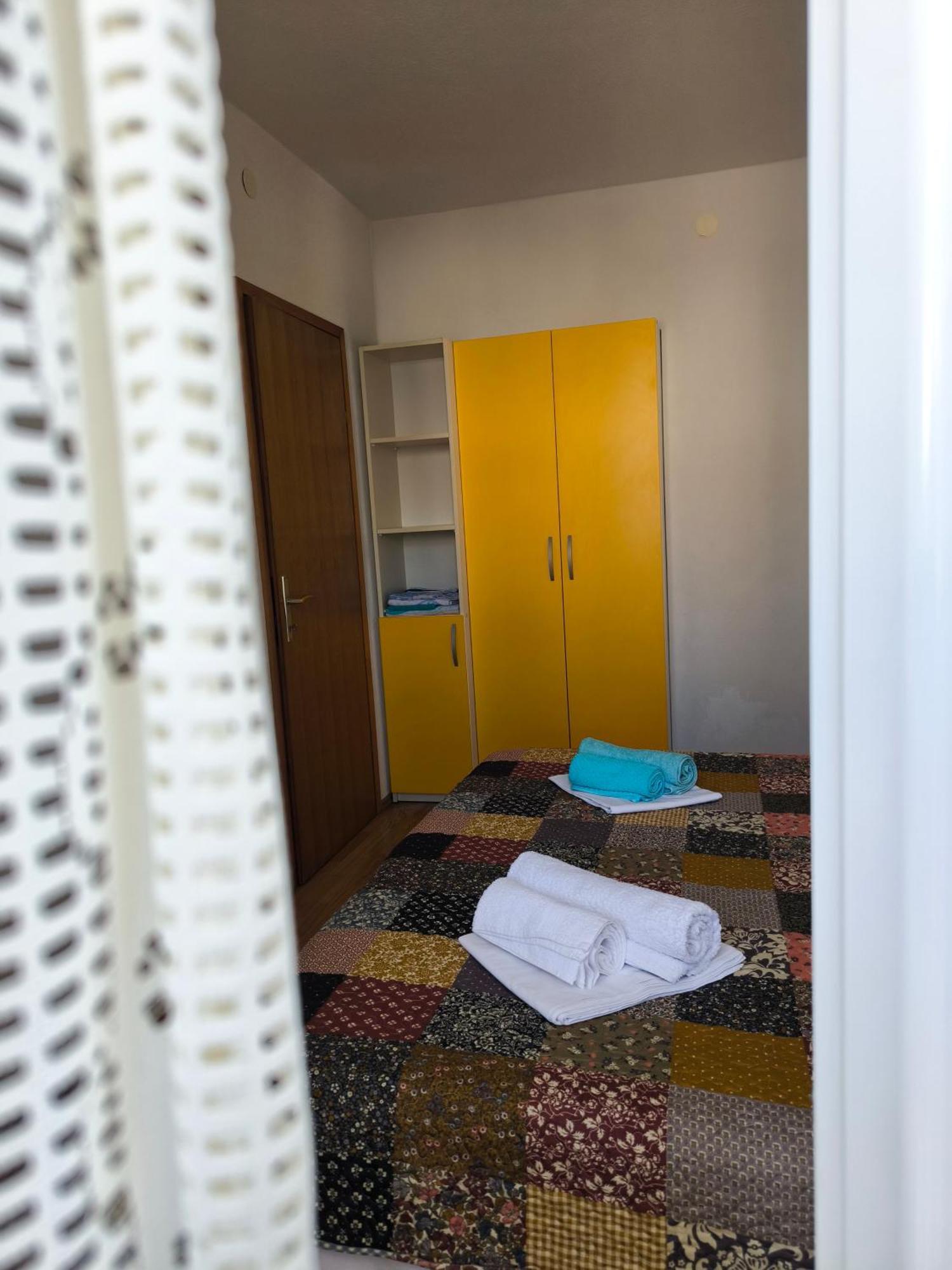 Apartments Iva Baska Voda Luaran gambar